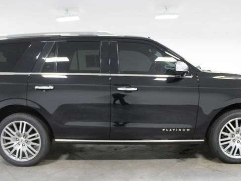 Used 2023 Ford Expedition Platinum AWD/4WD image 11