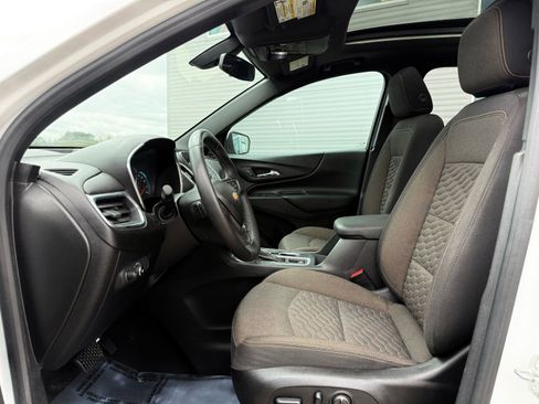 Used 2018 Chevrolet Equinox LT w/ Sun & Infotainment Package AWD/4WD image 13