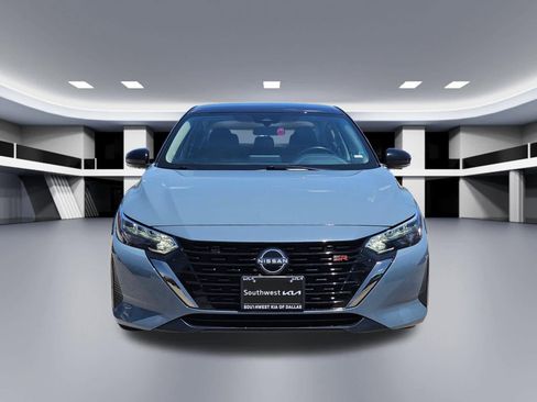 Used 2025 Nissan Sentra SR FWD image 9