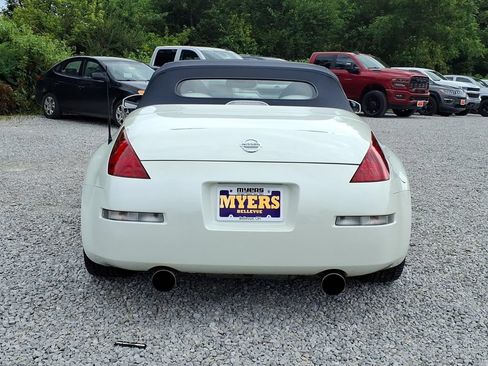 Used 2004 Nissan 350Z Touring RWD image 10