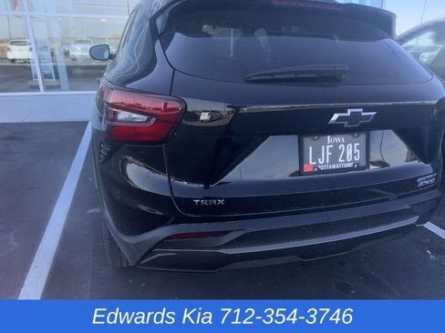 Used 2024 Chevrolet Trax ACTIV image 6