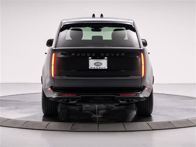 Used 2025 Land Rover Range Rover SE AWD/4WD image 4