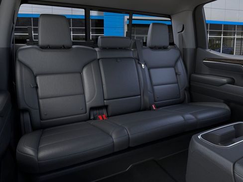 New 2026 GMC Sierra 1500 SLT image 17