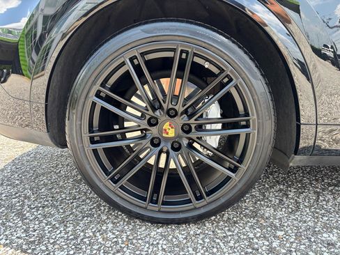 Used 2023 Porsche Cayenne Turbo AWD/4WD image 44