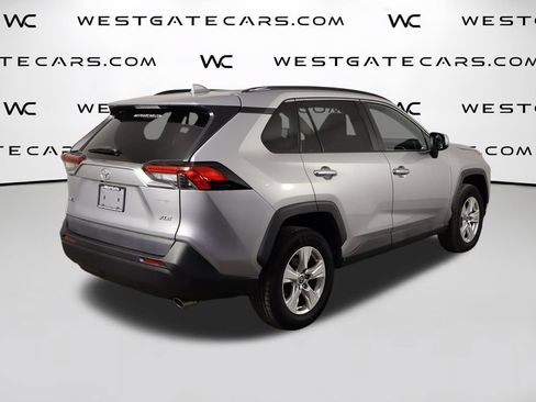 Used 2021 Toyota RAV4 XLE w/ Convenience Package FWD image 47