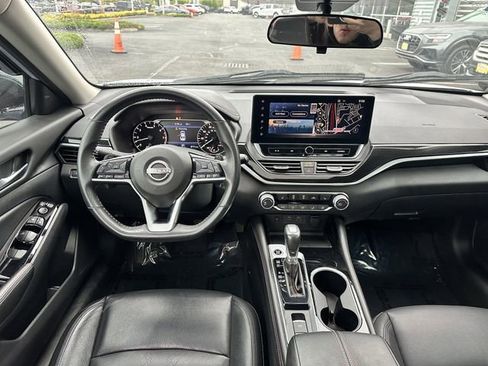 Used 2024 Nissan Altima 2.5 SR w/ SR Premium Package AWD/4WD image 13