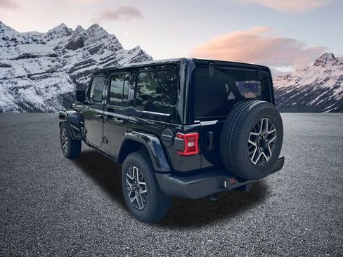 New 2024 Jeep Wrangler Unlimited Sahara w/ Technology Group AWD/4WD image 3