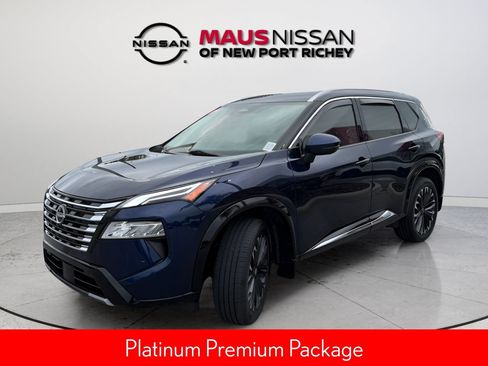 Used 2024 Nissan Rogue Platinum w/ Platinum Premium Package FWD image 4