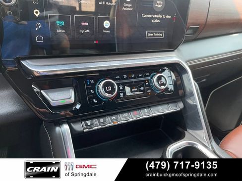 Used 2024 GMC Sierra 2500 Denali Ultimate AWD/4WD image 18