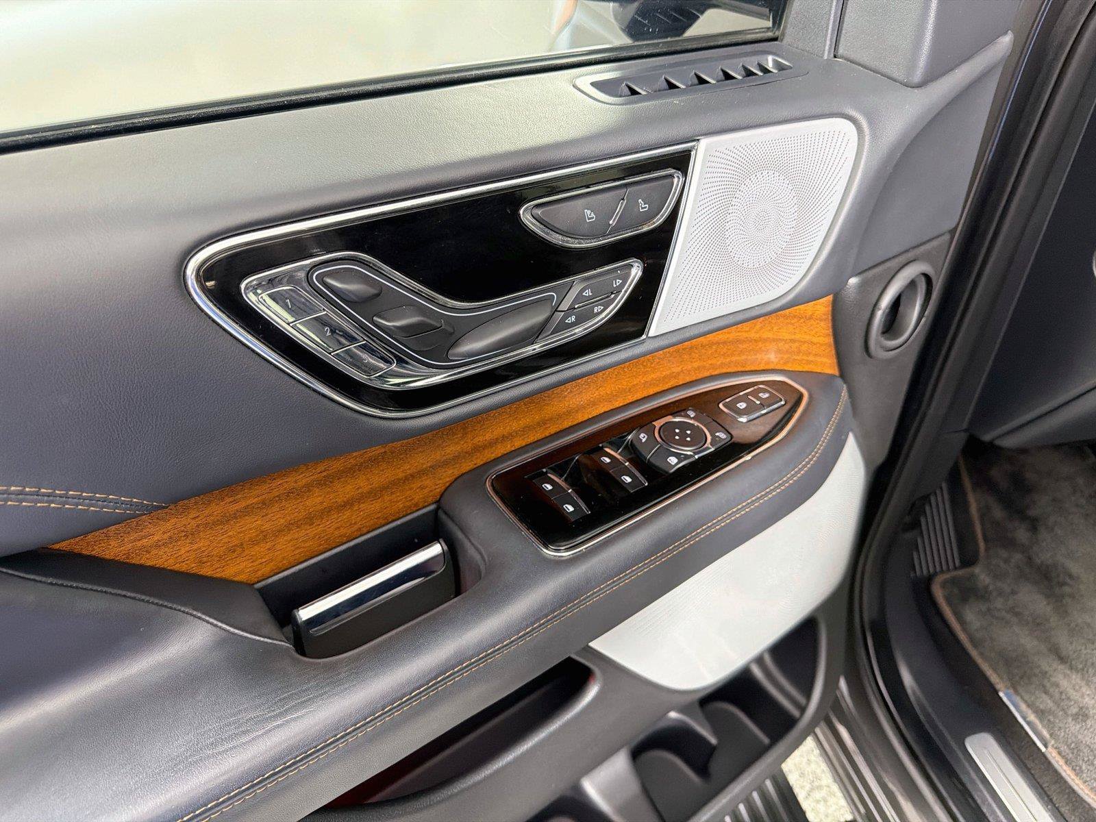 Used 2023 Lincoln Navigator Black Label AWD/4WD image 18