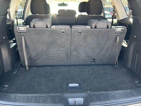 Used 2017 Nissan Pathfinder SV image 14