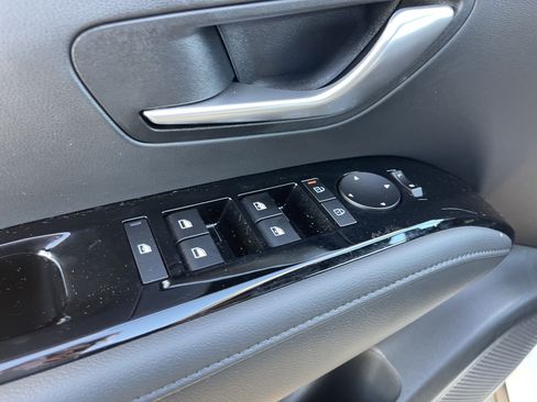 Used 2025 Hyundai Santa Cruz SEL FWD image 21