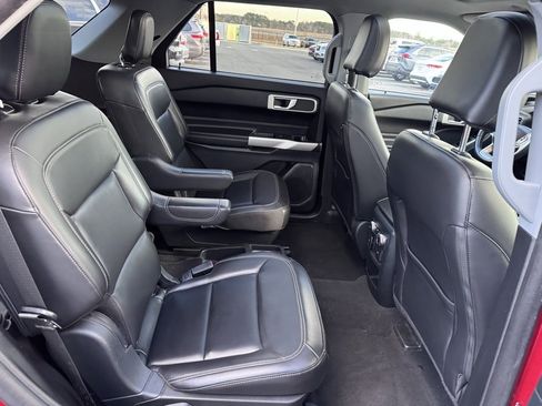 Used 2021 Ford Explorer XLT w/ Equipment Group 202A image 29