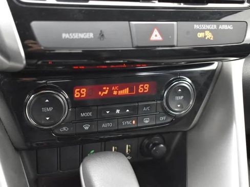 Used 2024 Mitsubishi Eclipse Cross SE image 33