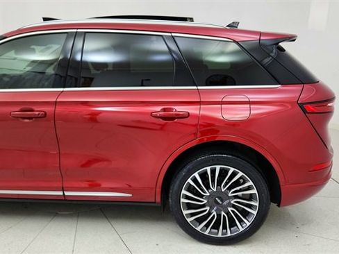 Used 2022 Lincoln Corsair Standard w/ Premium Package image 10