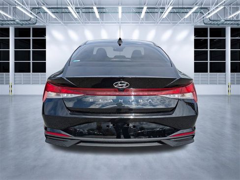 Used 2023 Hyundai Elantra SEL image 4
