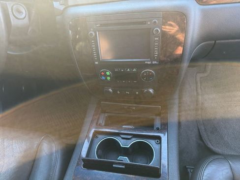 Used 2014 GMC Yukon XL Denali image 15