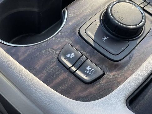 Certified 2021 GMC Acadia Denali w/ Denali Technology Package FWD image 28