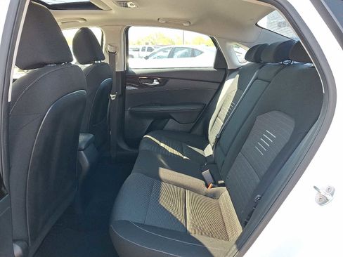 Used 2019 Kia Forte S w/ S Premium Package FWD image 11