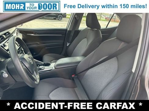Used 2018 Toyota Camry LE FWD image 15