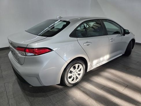 Used 2023 Toyota Corolla LE image 5