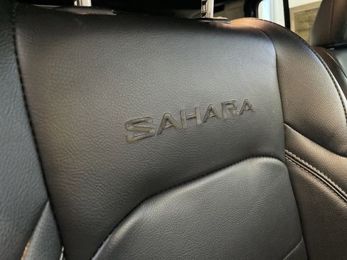 Used 2022 Jeep Wrangler Unlimited Sahara w/ Cold Weather Group image 37