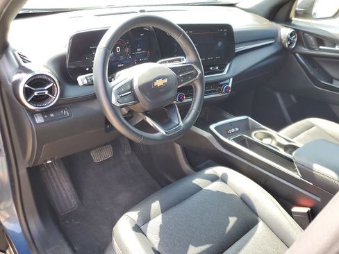 Used 2025 Chevrolet Equinox LT w/ Convenience Package II image 14