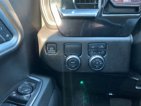 Used 2025 GMC Sierra 1500 SLT image 21