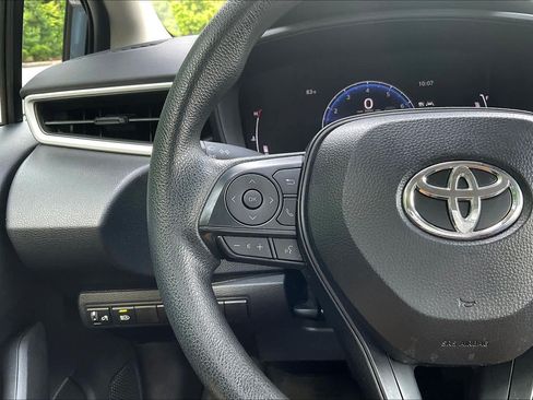 Used 2026 Toyota Corolla LE FWD image 23
