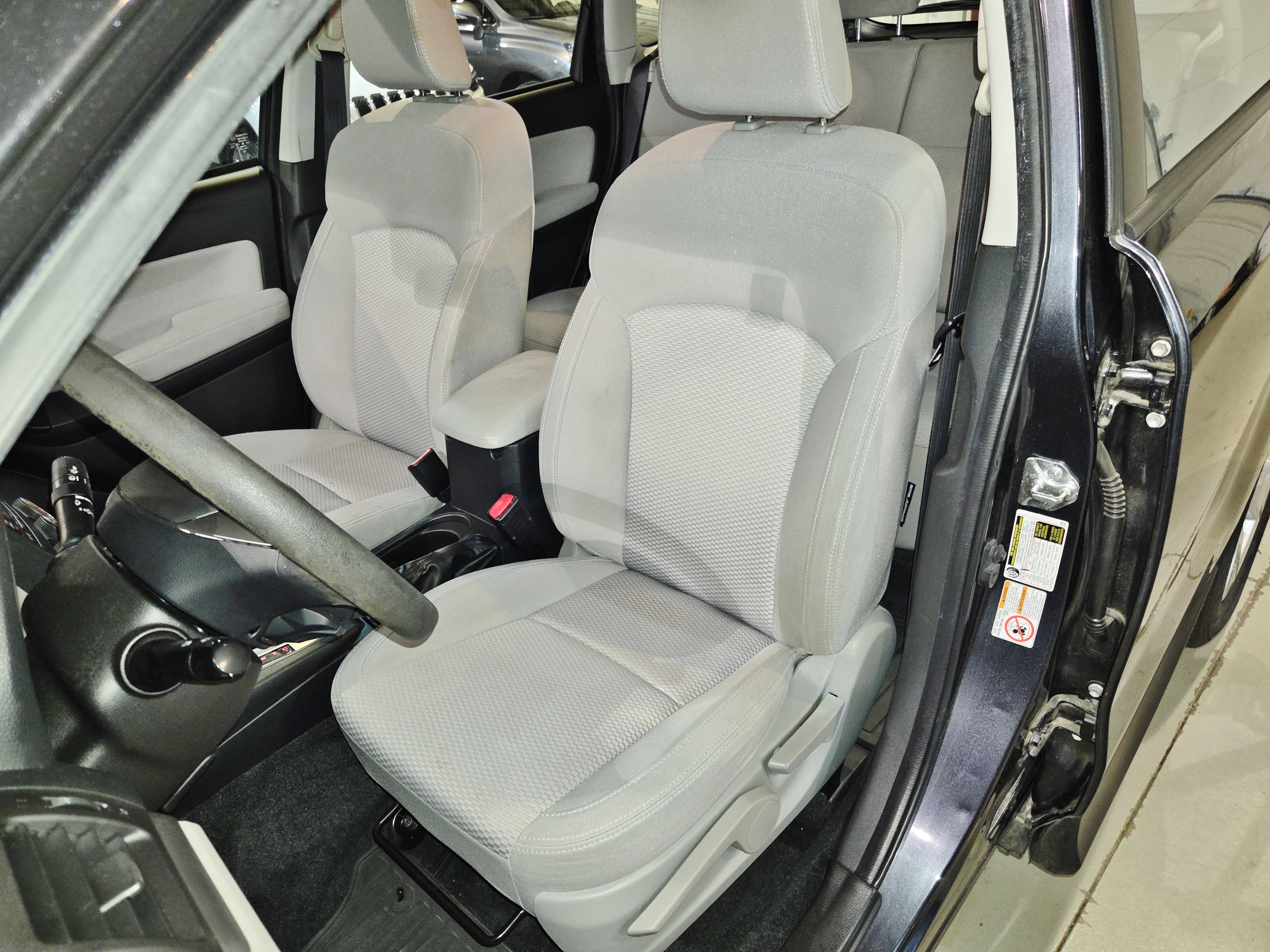 Used 2015 Subaru Forester 2.5i w/ Alloy Wheel Package AWD/4WD image 14