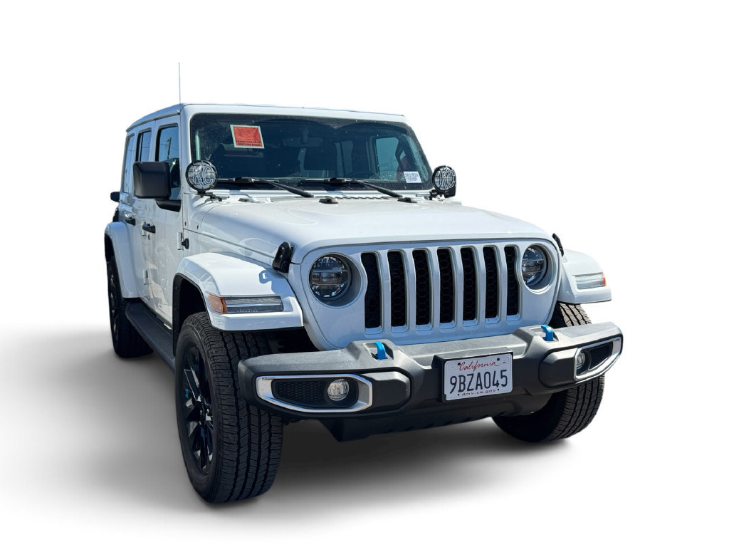 Used 2022 Jeep Wrangler Unlimited Sahara w/ Cold Weather Group AWD/4WD image 16