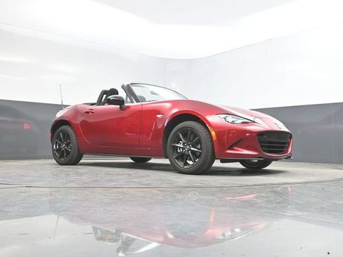 Used 2025 MAZDA MX-5 Miata Sport RWD image 41