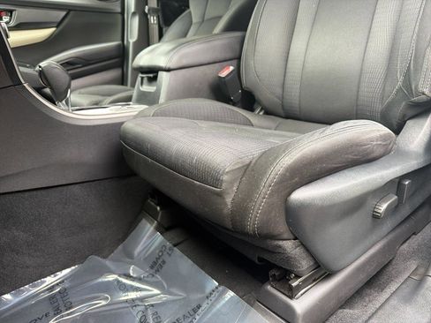 Used 2022 Subaru Ascent Premium w/ Convenience Package AWD/4WD image 13