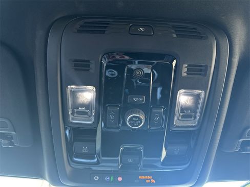 Certified 2025 Cadillac Escalade Premium Luxury image 23