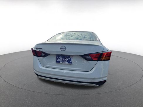Used 2025 Nissan Altima 2.5 SV image 6