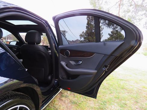 Used 2019 Mercedes-Benz C 300 Sedan w/ Premium Package image 16