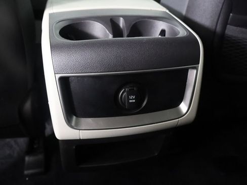 Used 2022 Kia Carnival LX FWD image 34
