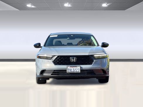 Certified 2025 Honda Accord SE image 6