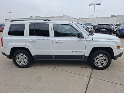 Used 2015 Jeep Patriot Sport w/ Power Value Group FWD image 7