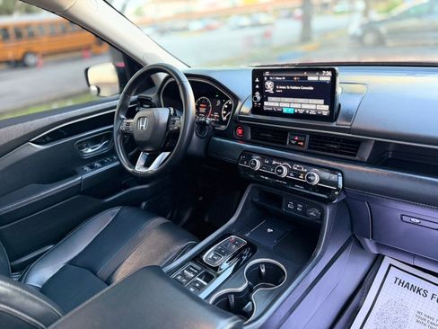 Used 2025 Honda Pilot Touring image 25