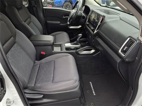 Certified 2025 Nissan Frontier SV image 10