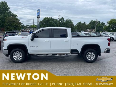 Used 2024 Chevrolet Silverado 2500 LT AWD/4WD image 11
