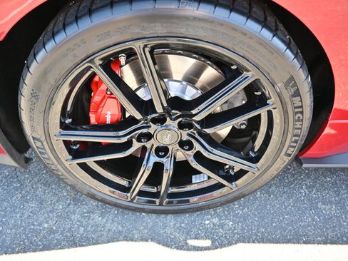 Used 2020 Ford Mustang Shelby GT500 w/ Technology Package RWD image 27