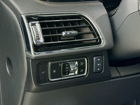 Used 2024 Lincoln Navigator L Black Label image 10