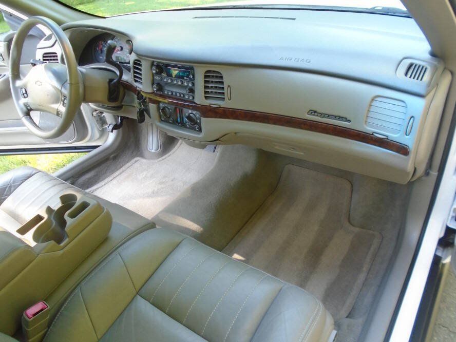 Used 2001 Chevrolet Impala w/ Preferred Equipment Group FWD image 25