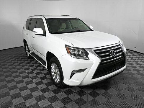 Used 2017 Lexus GX 460 image 24