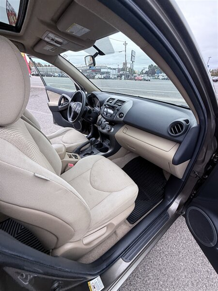 Used 2011 Toyota RAV4 4WD w/ Upgrade Value Pkg image 19