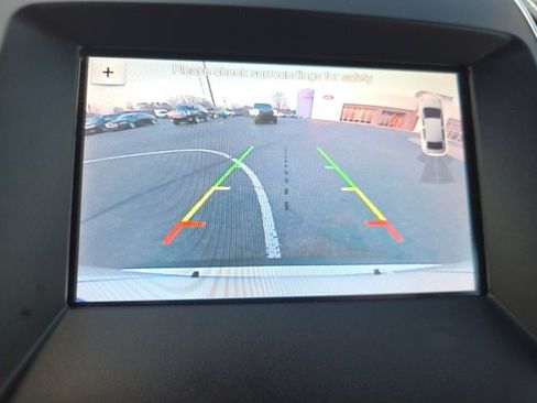 Used 2019 Ford Edge Titanium image 23