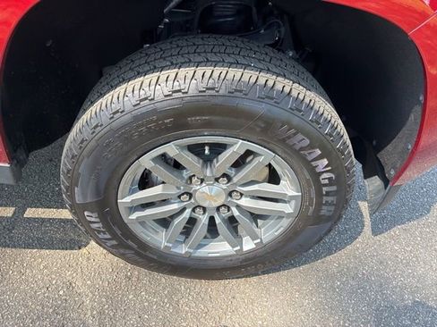 Used 2023 Chevrolet Colorado LT image 16