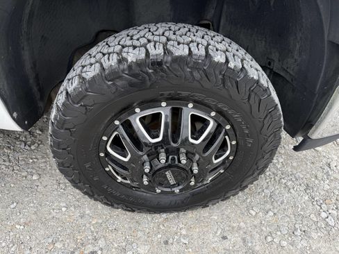 Used 2009 GMC Sierra 3500 SLT AWD/4WD image 12